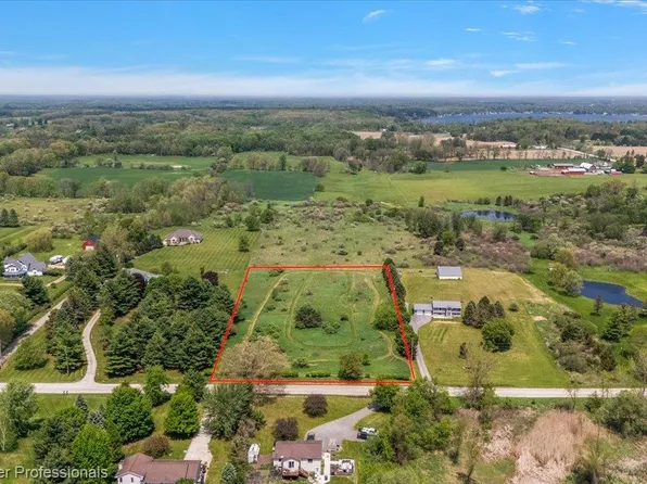 Merwin Rd, Lapeer, MI 48446