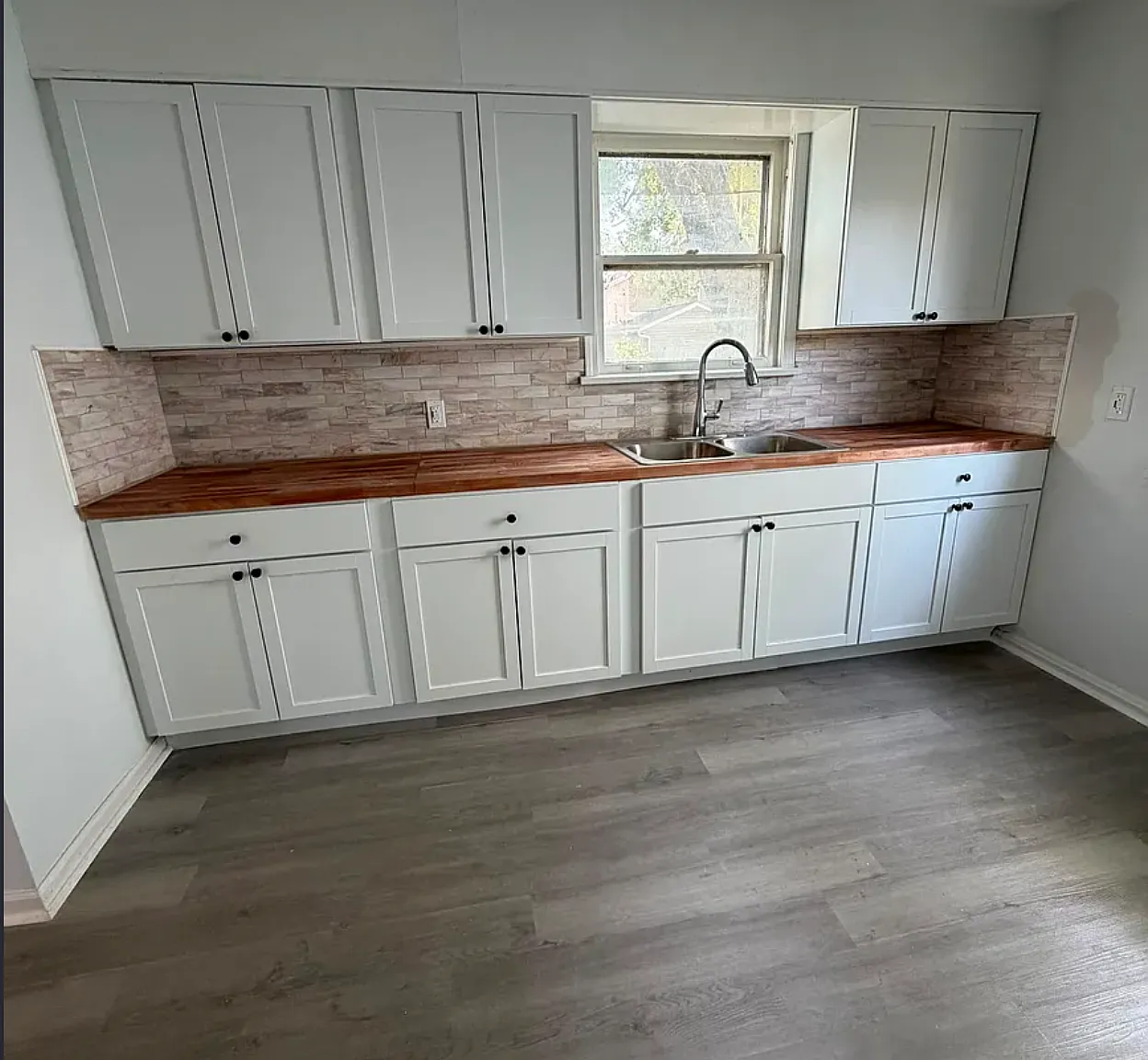 4 bed, 1100 sqft, $1,830 — Photo 1