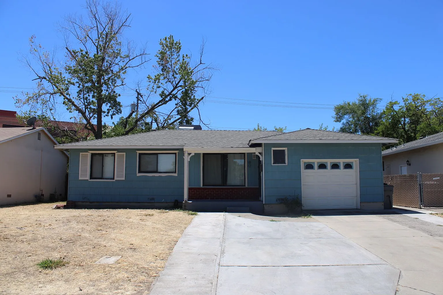 1812 Jamestown Dr photo 1
