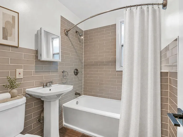 344 Danforth Ave #1 — Photo 10