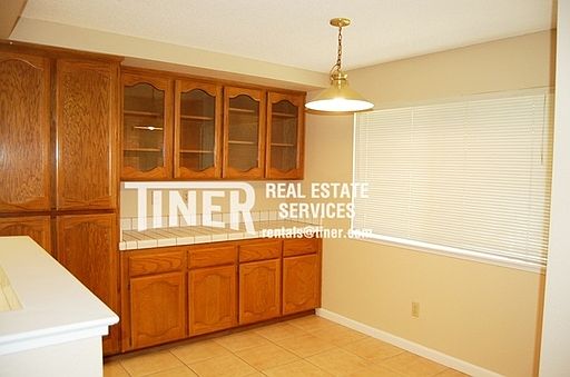 5th image of 5929 Sawyer Cir