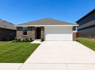413 Babbling Brook Dr, Denton, TX 76259