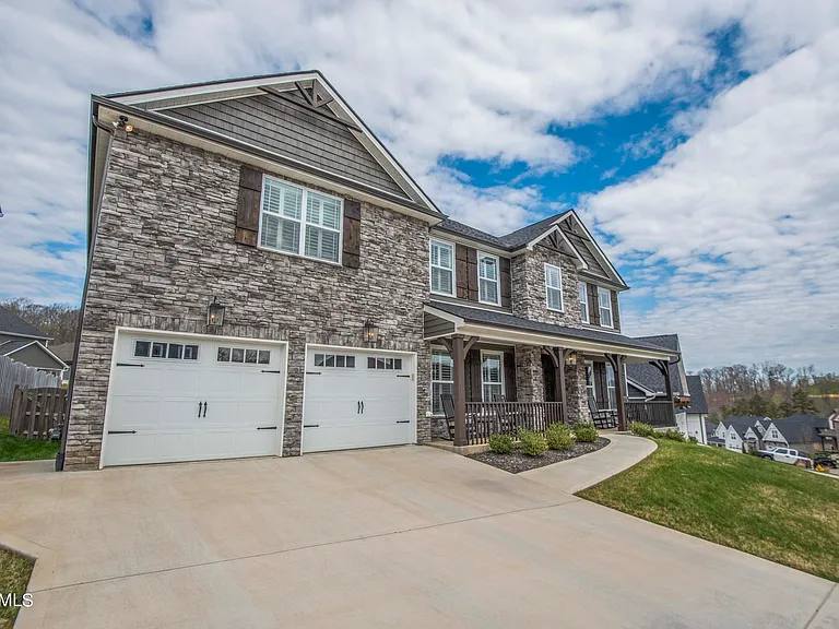 2021 Highlands Ridge Ln — Photo 2
