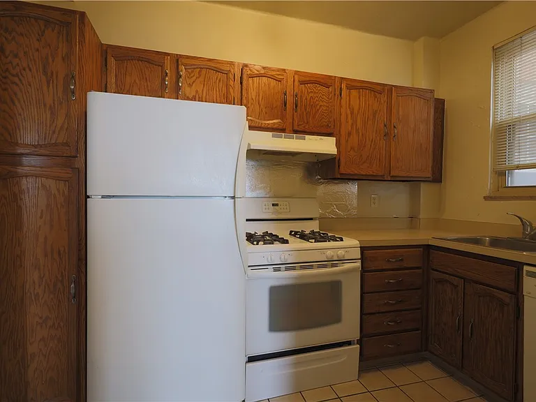 144 N Dithridge St #702 — Photo 13