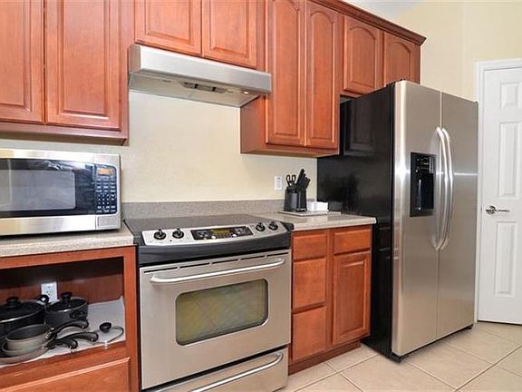 2nd image of 4024 Breakview Dr