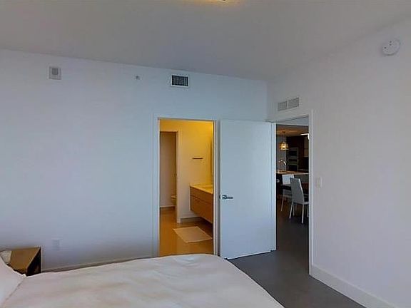 5th image of 600 NE 27th St APT 1903