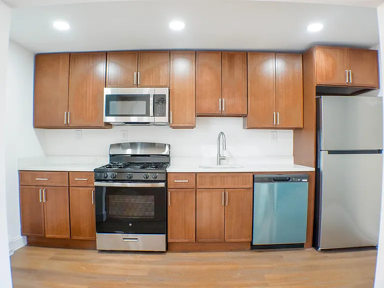 300 Cator Ave #2 — Photo 6