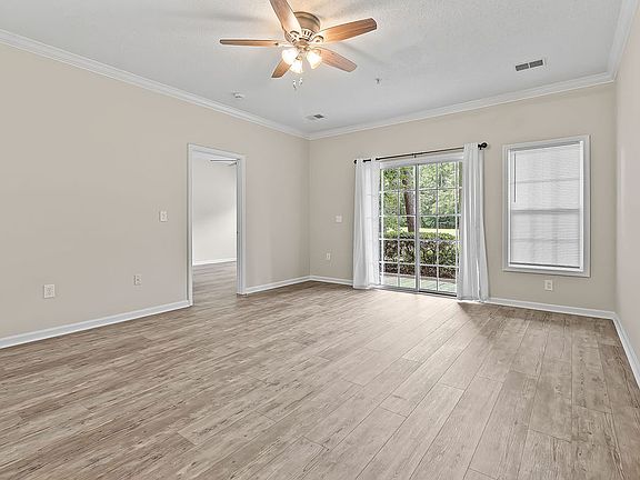 4th image of 5846 Longwood Dr Unit 103