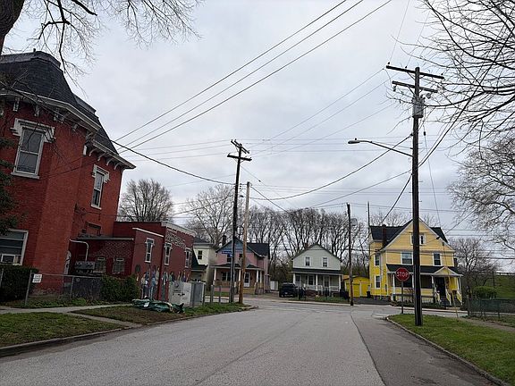 4th image of 1820 Brevier Ave