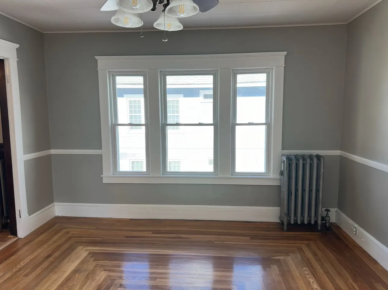 3 bed, 1.0 bath, 1120 sqft, $2,100 — Photo 4