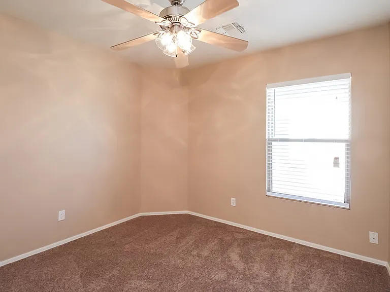 39670 N Kristy Ln — Photo 12