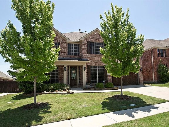 2nd image of 300 Oak Point Dr