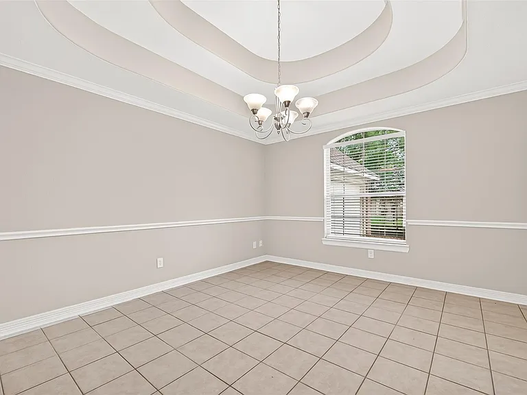 127 Monterrey Rd W — Photo 10