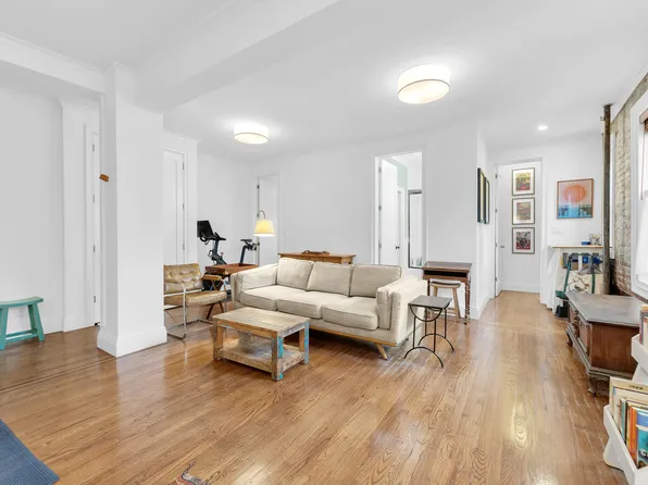 24-75 38th Street image 4 of 18