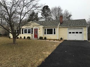 26 Northampton St, Warwick, RI 02888