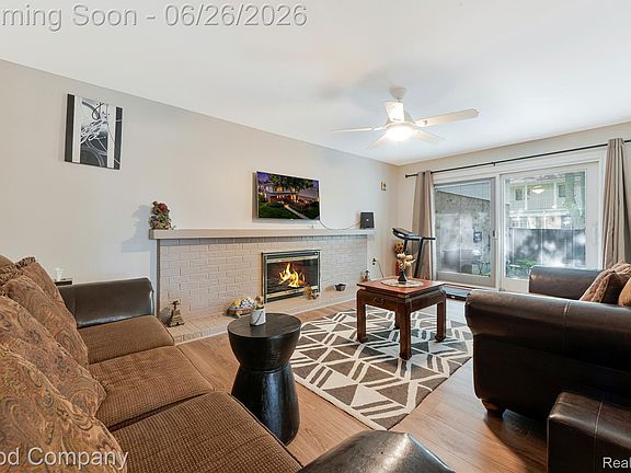 5th image of 1795 Wickham St