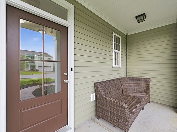 5th image of 131 Stoney Creek Way