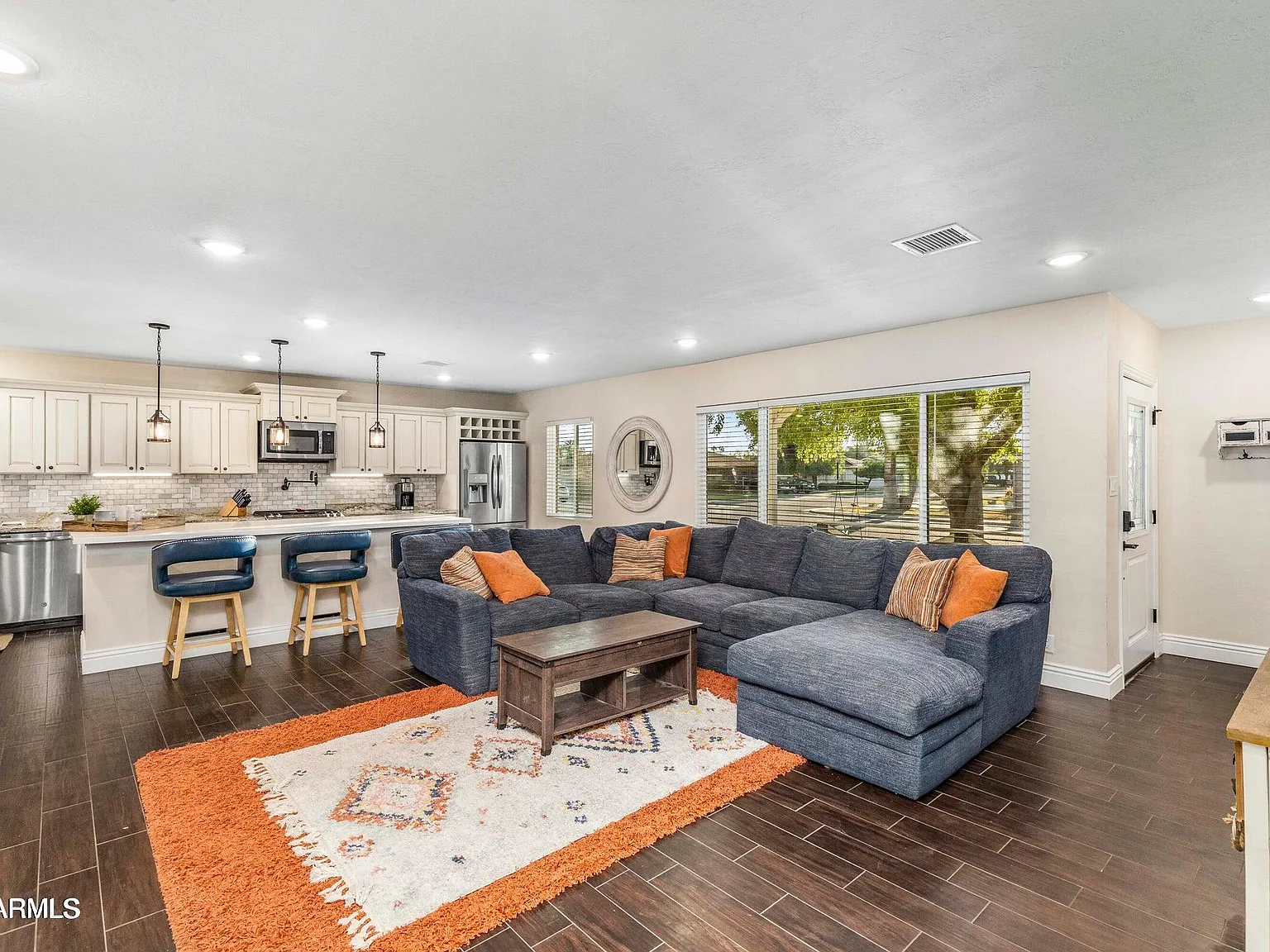 4 bed, 2.5 bath, 1997 sqft, $4,000 — Photo 4