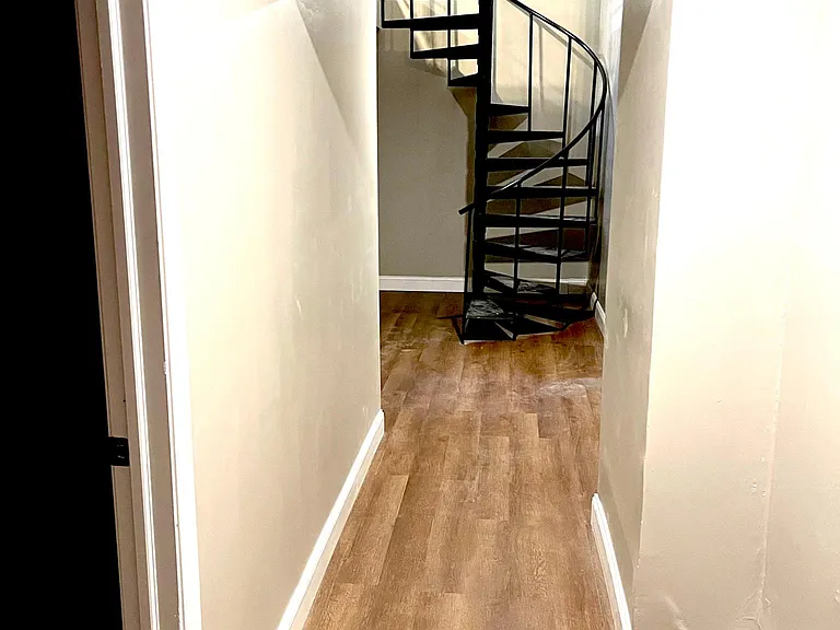110 Railroad Ave #7 — Photo 4