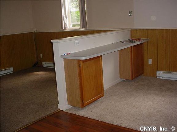 5th image of 302 Golfcrest Cir