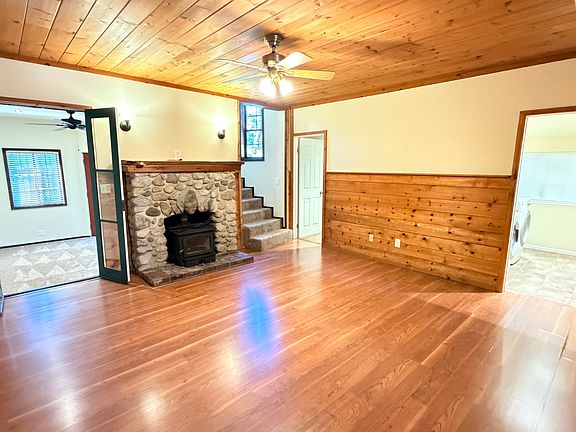 5th image of 54090 Pine Crest Ave