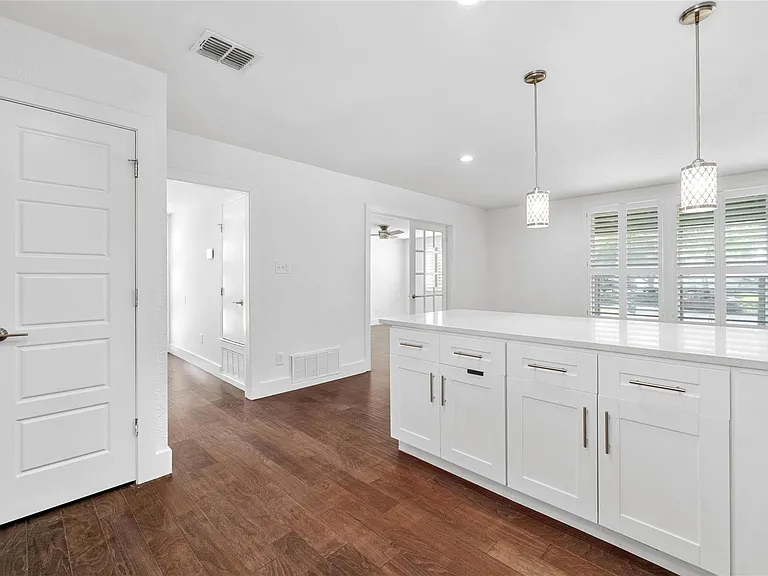 6414 Kenilworth Dr — Photo 9