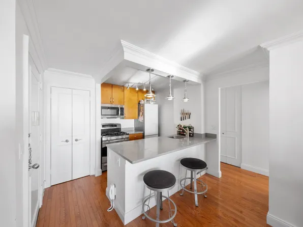 200 Rector Place 16F image 3 of 19