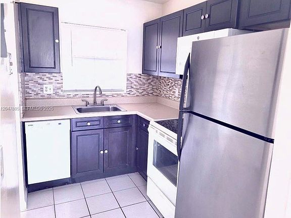 2nd image of 9851 Sandalfoot Blvd APT 213