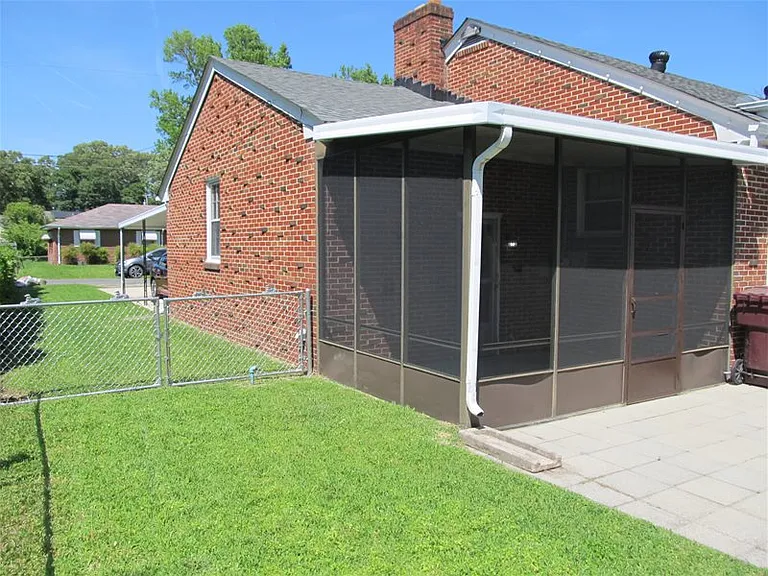 2217 Delwood Rd — Photo 30