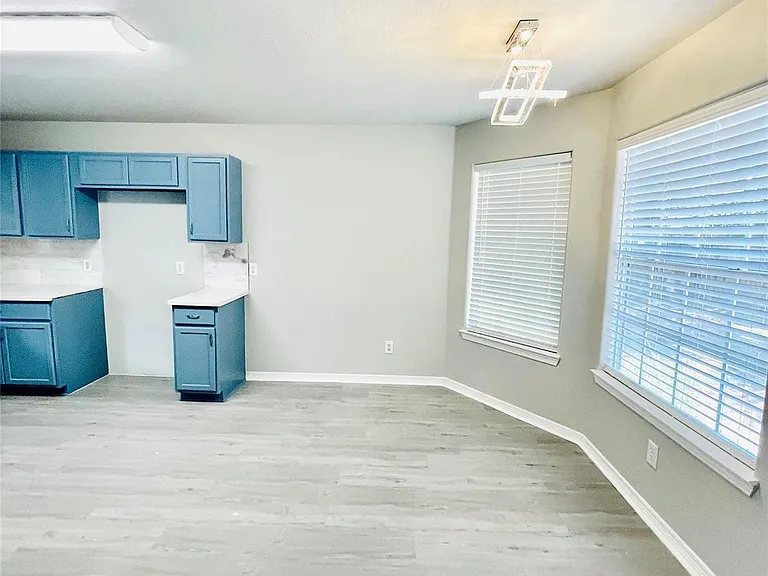 1719 Park Forest Dr — Photo 14