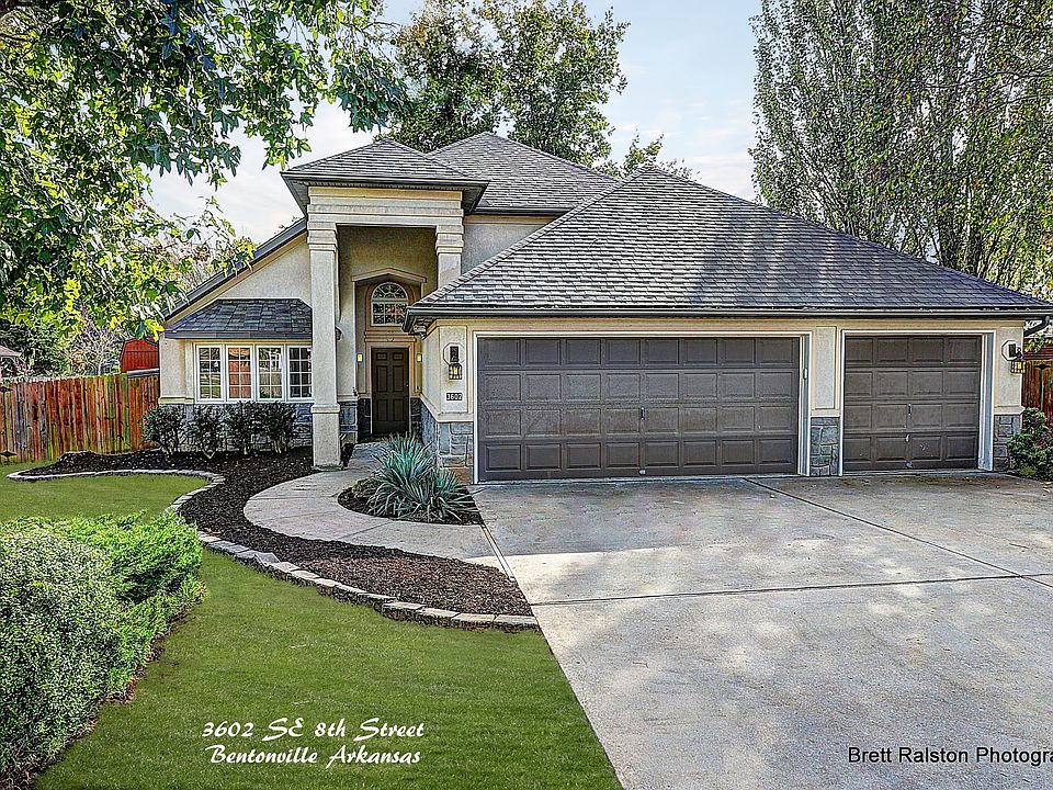 1st image of 3602 SE 8th St