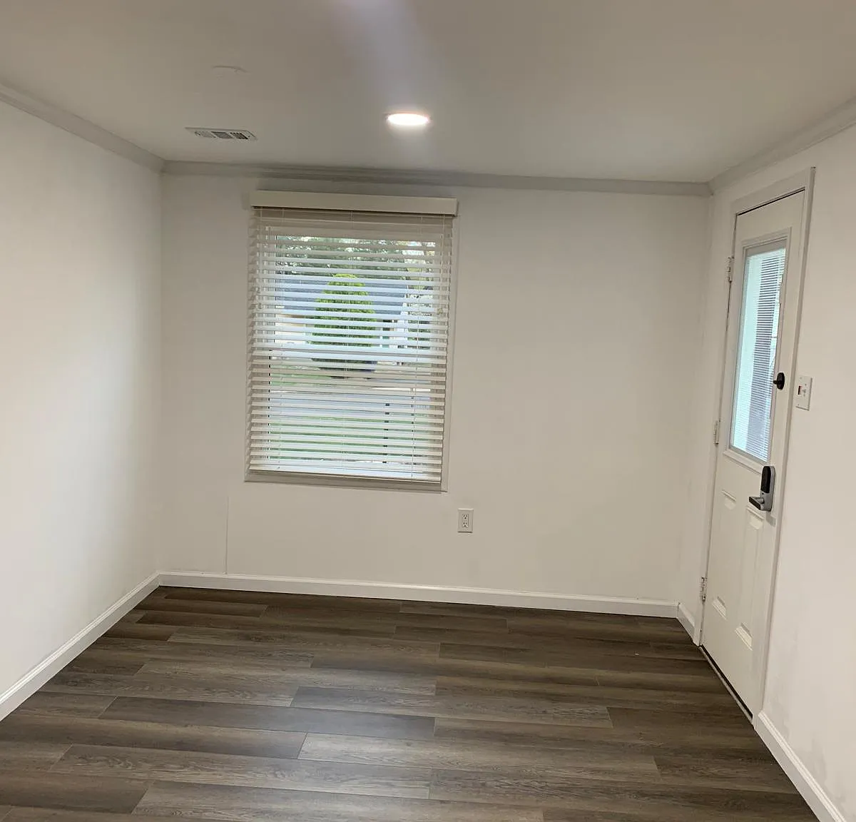 4807 Poplar Dr — Photo 3