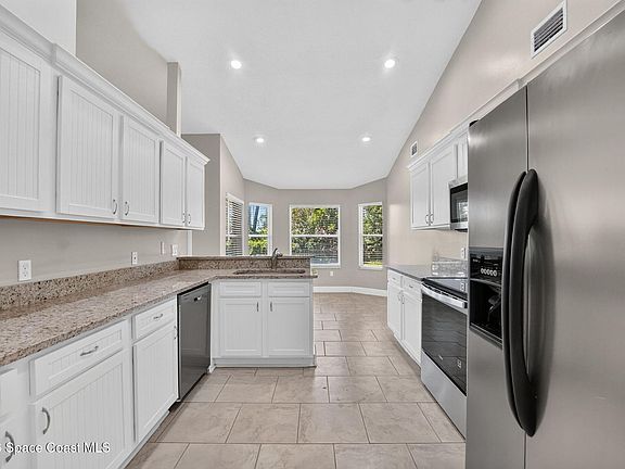2nd image of 5005 Canoni Pl