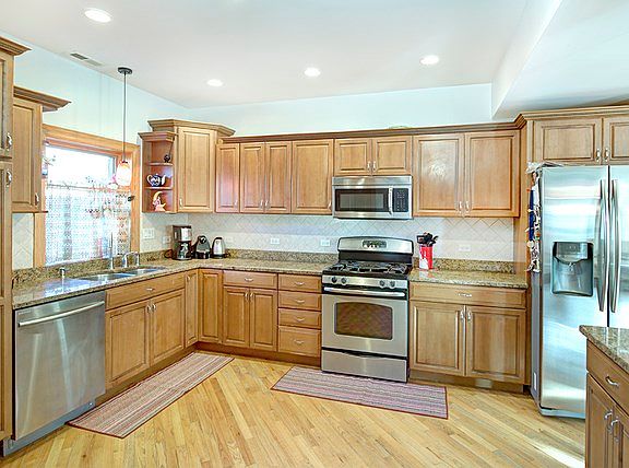 5th image of 880 W Grant Dr