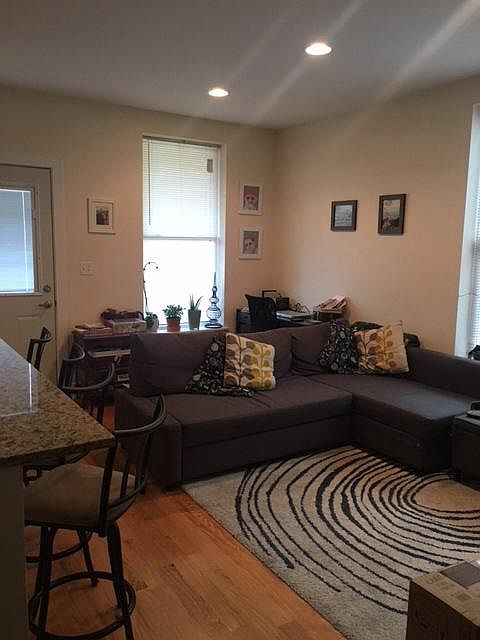 1st image of 2322 W Lyndale St #2