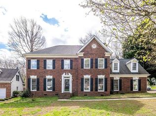 702 Grays Creek Ln, Charlotte, NC 28214