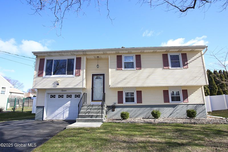 2nd image of 11 East Ford Drive