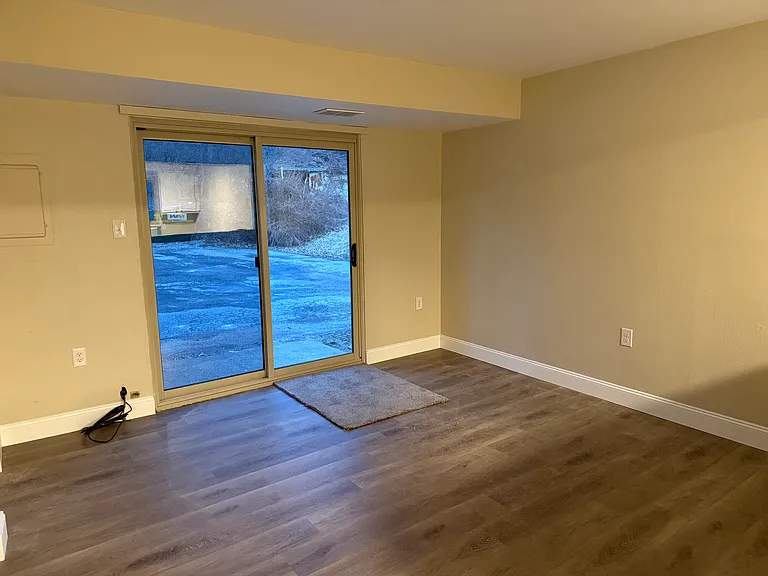 409 Brown Ave — Photo 3