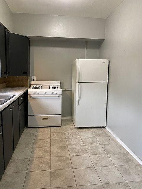 1st image of 14424-14498 Morse Pl #B