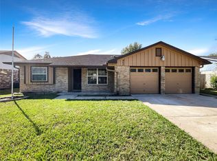 403 Christina Ln, Friendswood, TX 77546