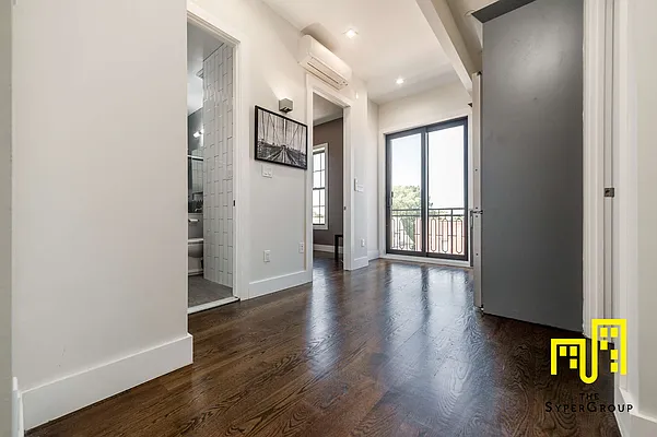 Rented by The Syper Group | media 12