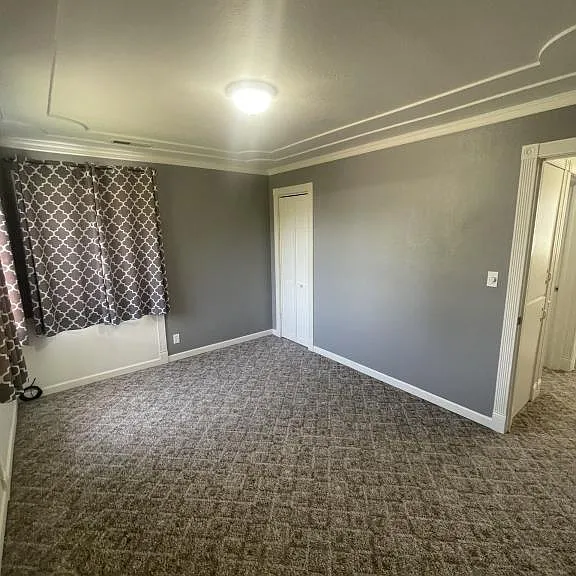 2145 Lombard St — Photo 6