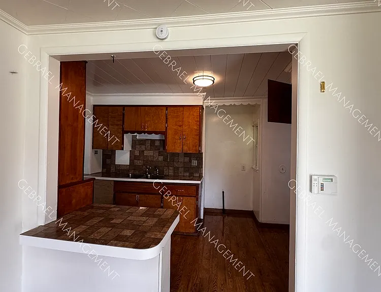 3201 Woodrow Ave — Photo 11
