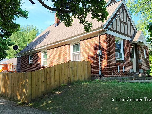 2nd image of 1040 Dickinson St SE