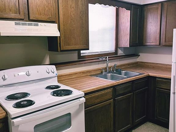 2nd image of 104 W 4th St #1555e4d6f