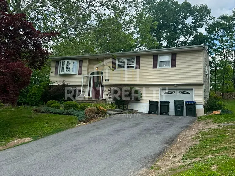 33 Pine Hill Rd — Photo 1