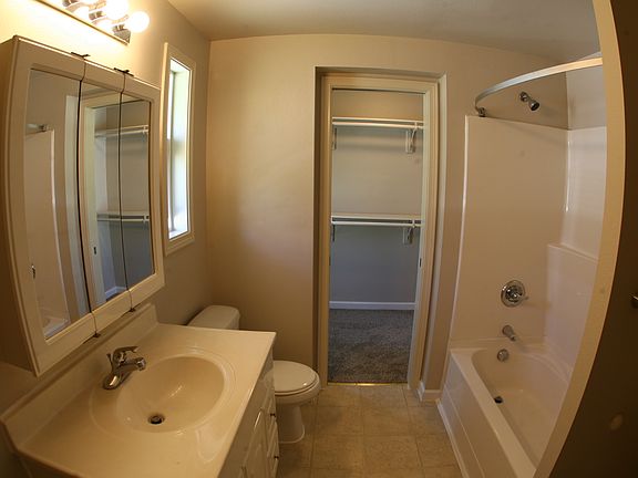 Bathroom to master closet