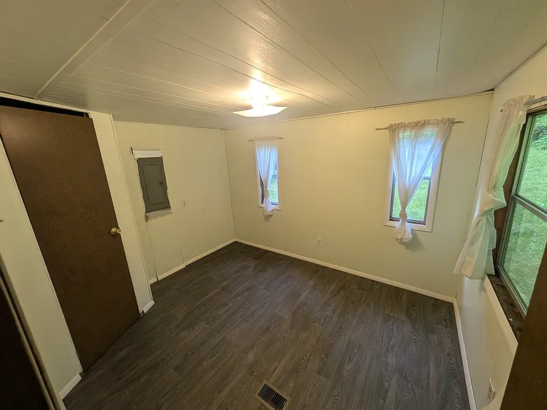 1828 Falling Branch Rd — Photo 18