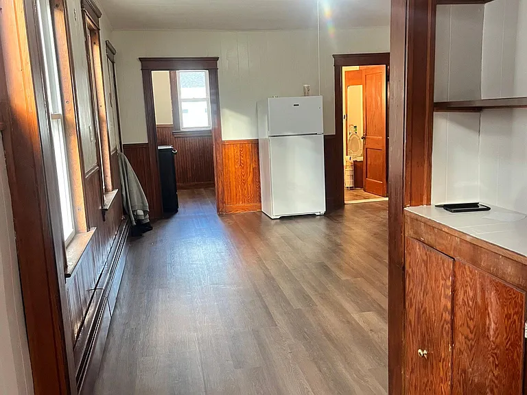 420 Wood Ave #1 — Photo 4