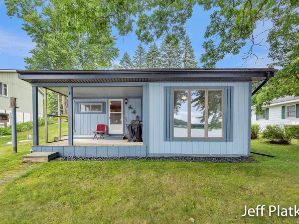 3702 Morgan Dr, Greenville, MI 48838